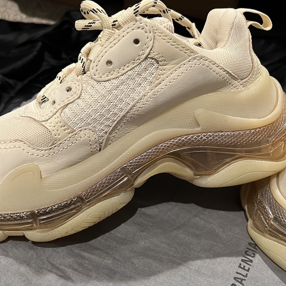 Balenciaga Triple S Sneaker eggshell women’s size 5 in good condition. - Picture 7 of 8